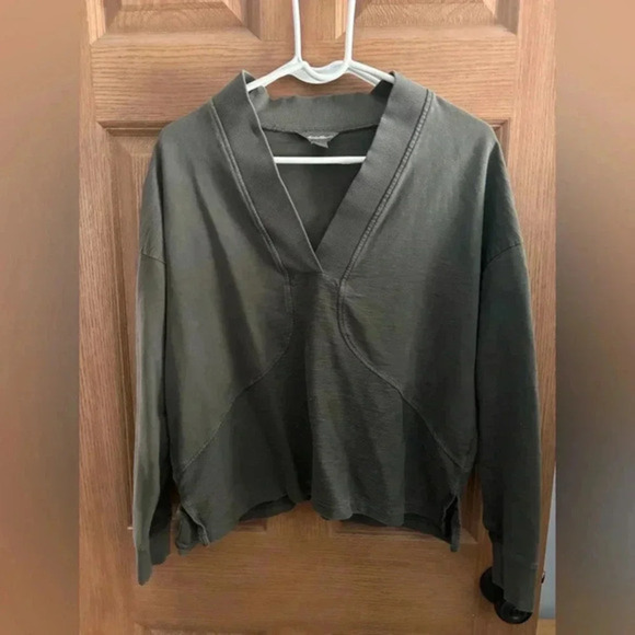 Eddie Bauer Cropped long Sleeve - Picture 1 of 4